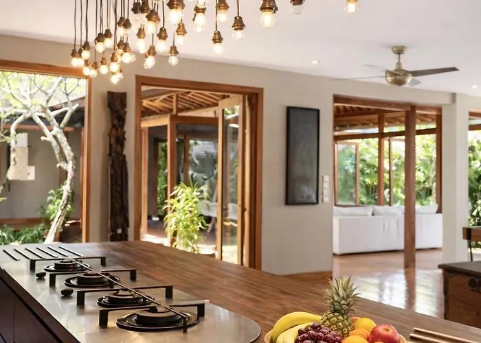 Villa Luxury 5br, 20m Pool, Near Seminyak (Bali)
