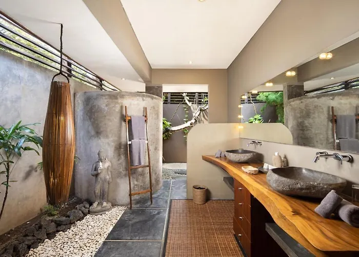 Luxury 5br, 20m Pool, Near Seminyak (Bali)